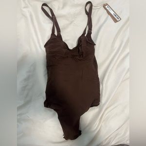 Skims every day sculpt body suit!